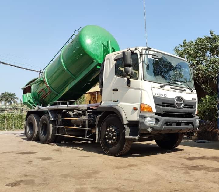 Xe hút chất thải 13 khối Hino